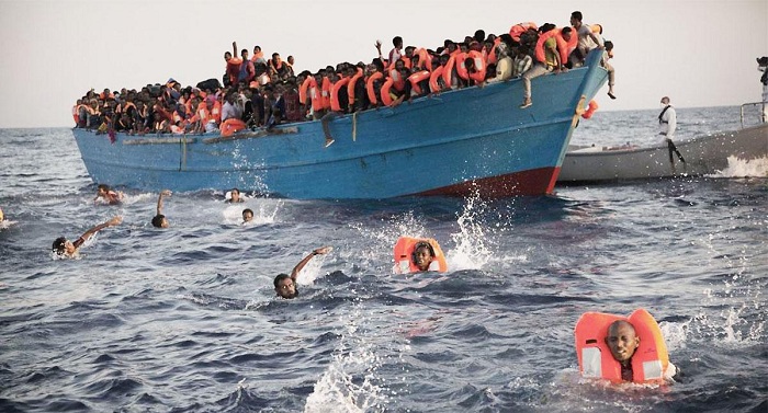 Thousands of refugees rescued from boats off coast of Libya